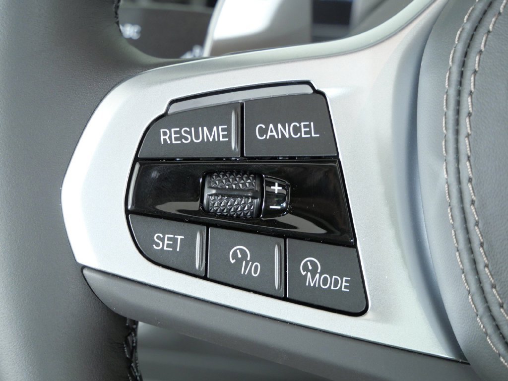 Used 2027 Black BMW xDrive40i image 43