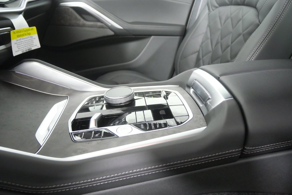 New 2027 Black Sapphire Metallic BMW xDrive40i image 22