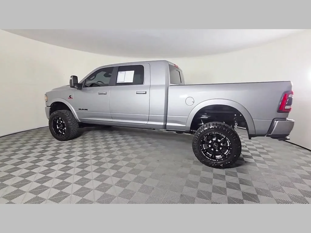 Used 2024 Billet Silver Metallic Clearcoat Ram Laramie image 50