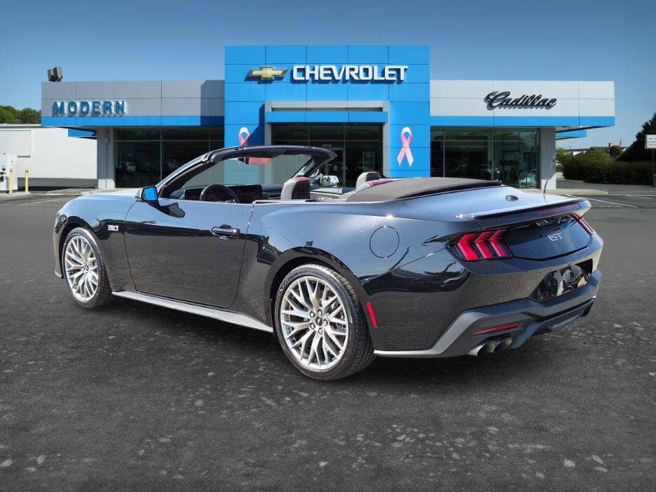 Used 2025 Black Ford GT Premium image 39