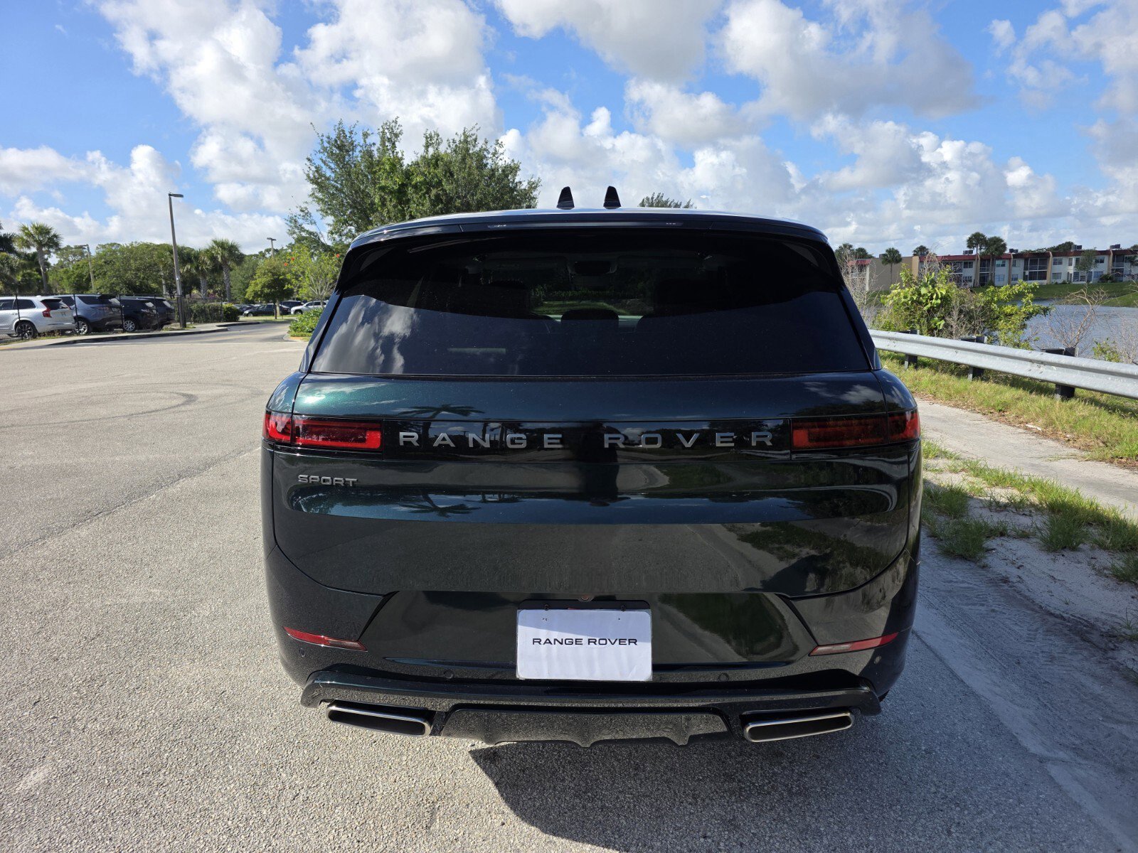 New 2026 British Racing Green Land Rover Dynamic SE image 6