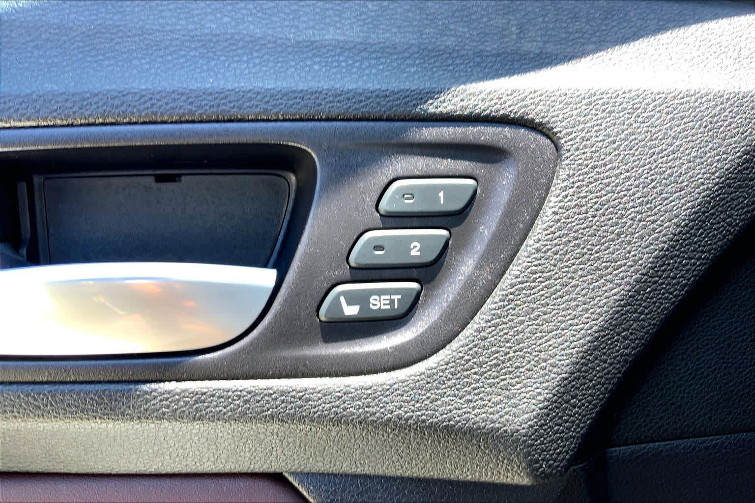 Used 2015 Black Copper Pearl Acura  image 32
