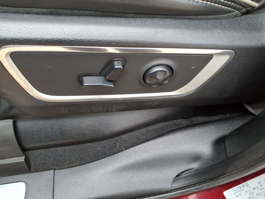 Used 2019 Red Ram Laramie image 31