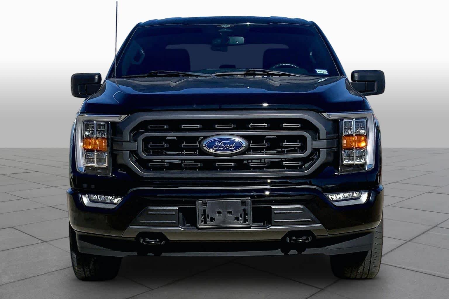 Used 2023 Agate Black Metallic Ford XLT image 4