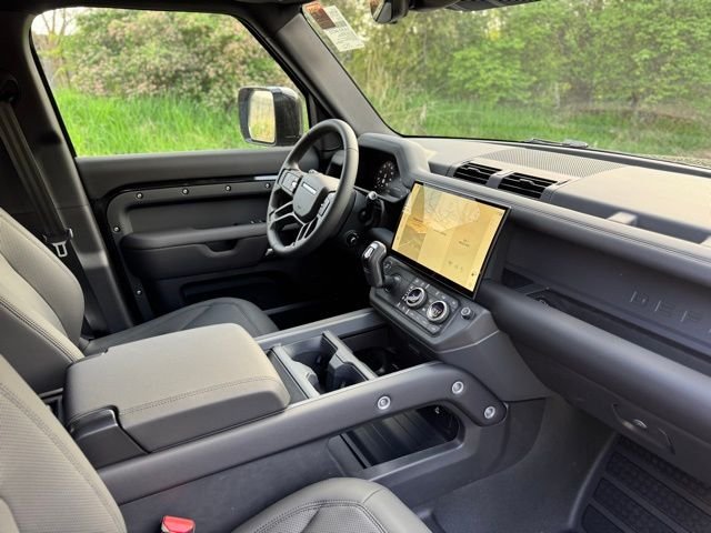 New 2026 Santorini Black Land Rover X-Dynamic SE image 19