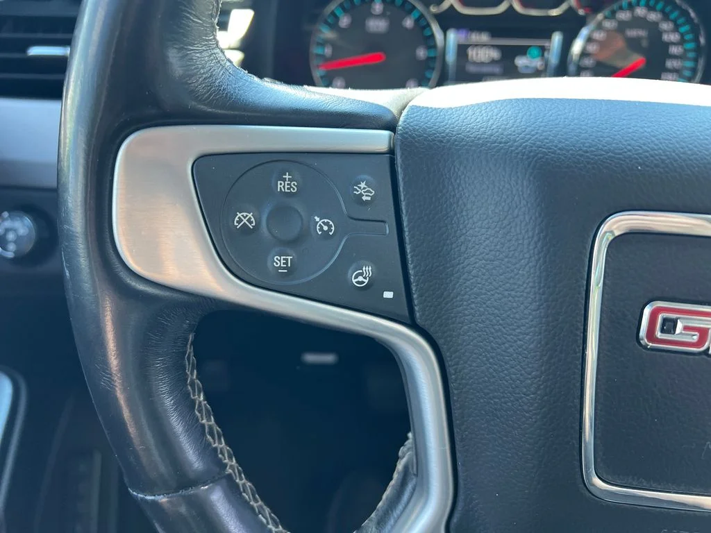 Used 2019 White GMC SLT image 31