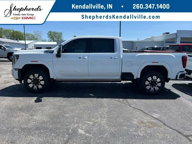 2024 GMC Sierra 4WD Crew Cab Standard Box Denali's photo