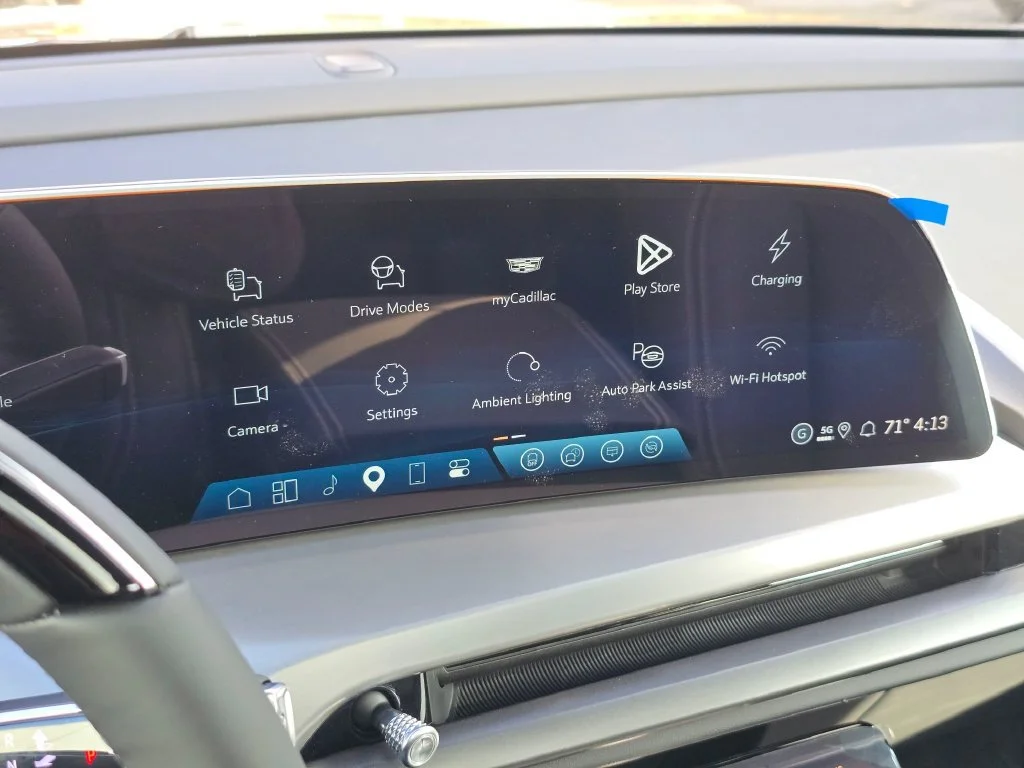 2027 Cadillac VISTIQ Sport - Photo 25