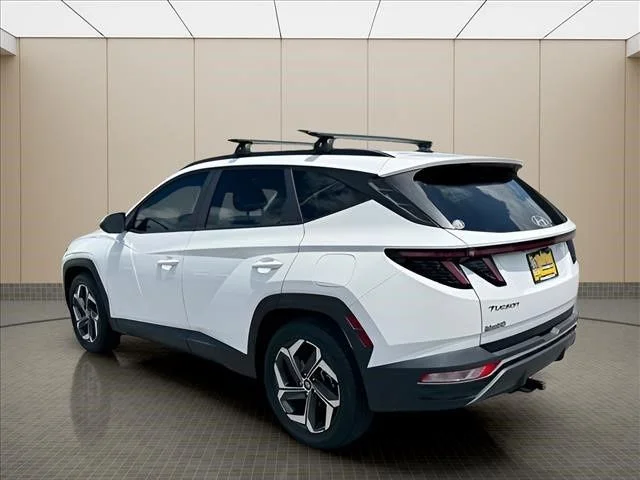 Used 2023 White Hyundai SEL image 4