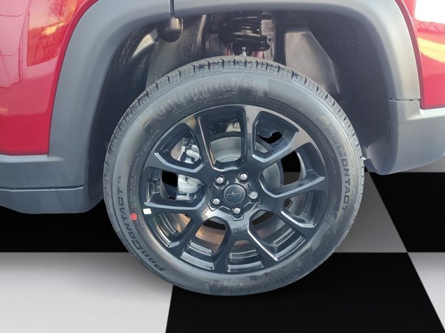 New 2026 Red Hot Pearlcoat Jeep Latitude Altitude image 14