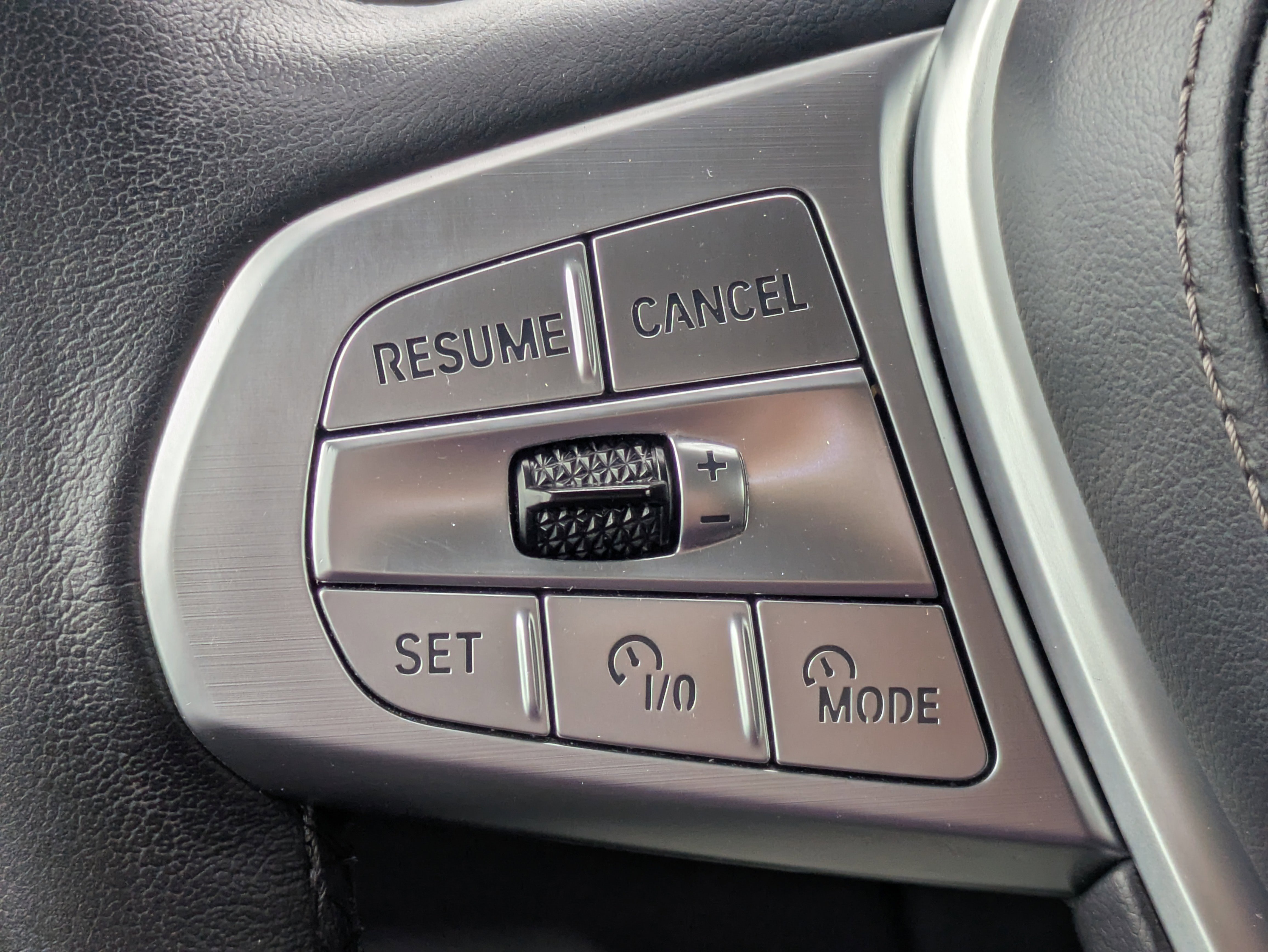 Used 2025 Black Sapphire Metallic BMW xDrive40i image 24