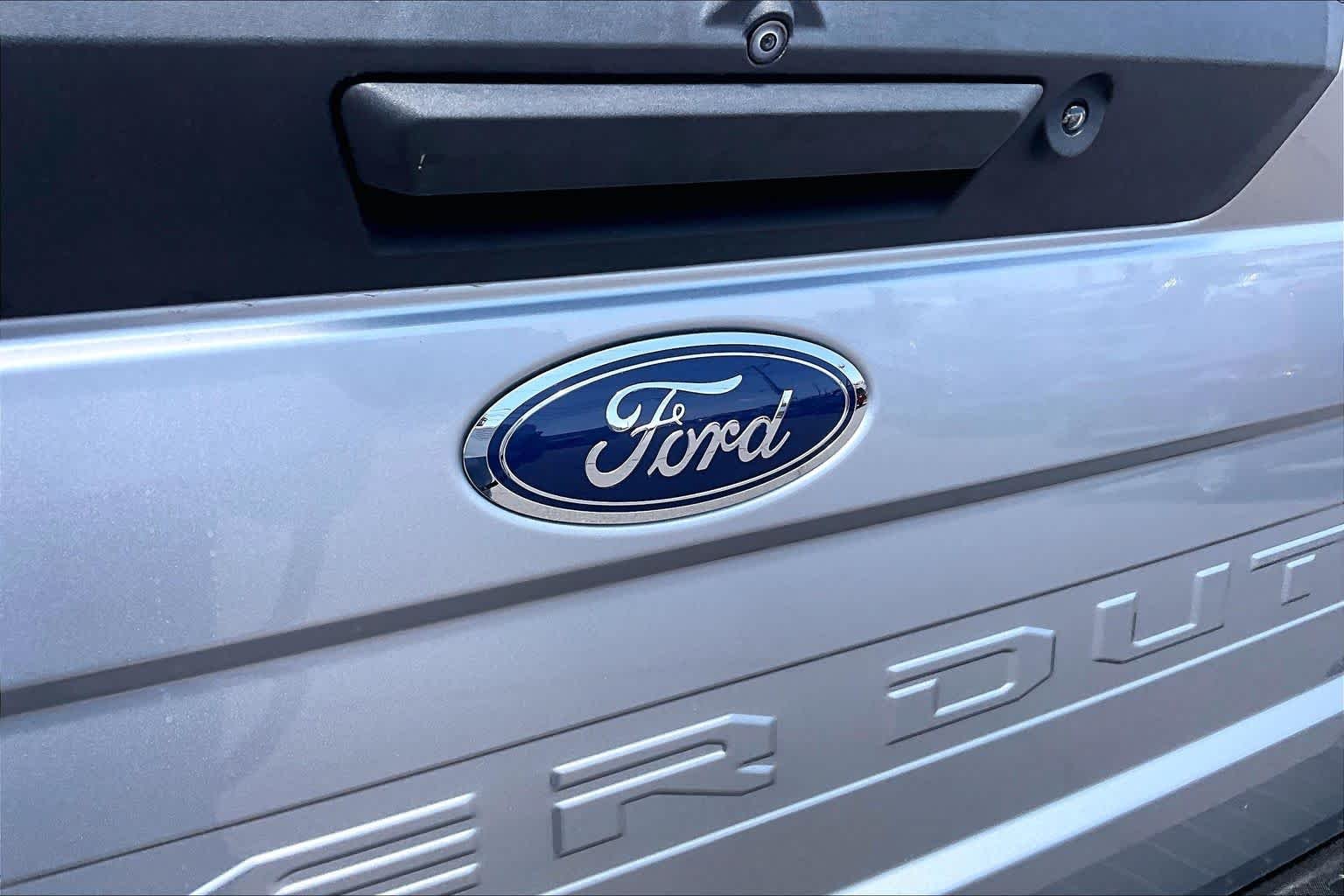 Used 2022 Iconic Silver Metallic Ford XL image 10