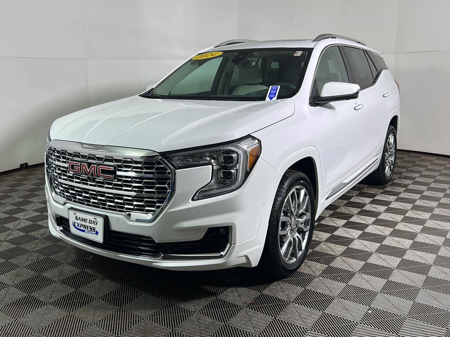 Used 2024 Summit White GMC Denali image 12