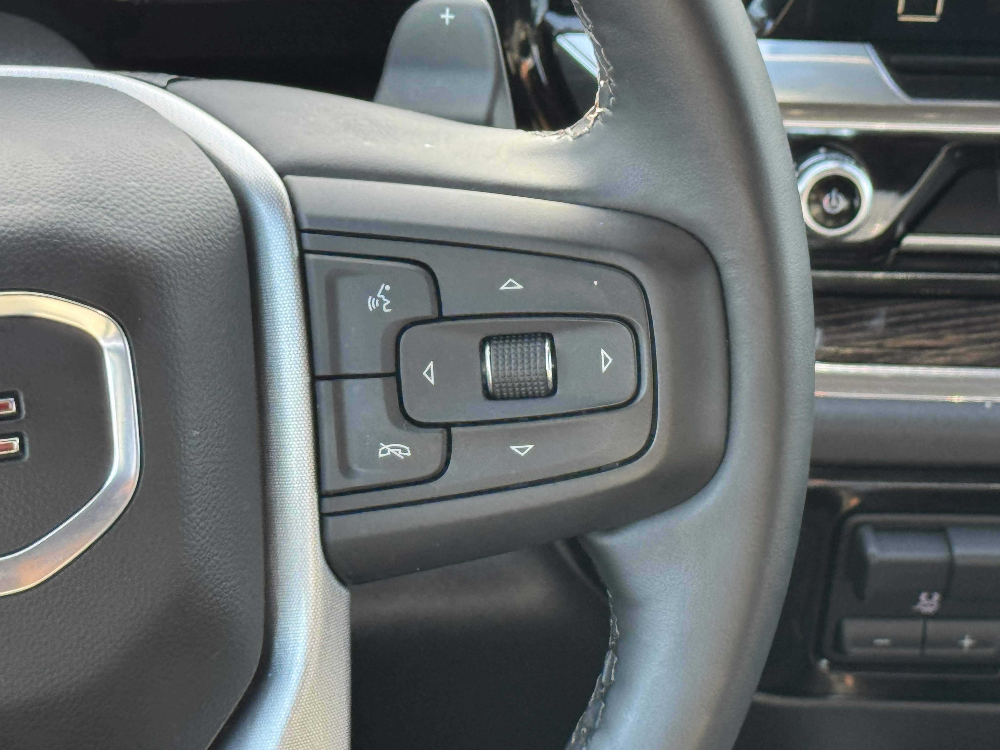 Used 2025 Titanium Rush Metallic GMC Elevation image 13