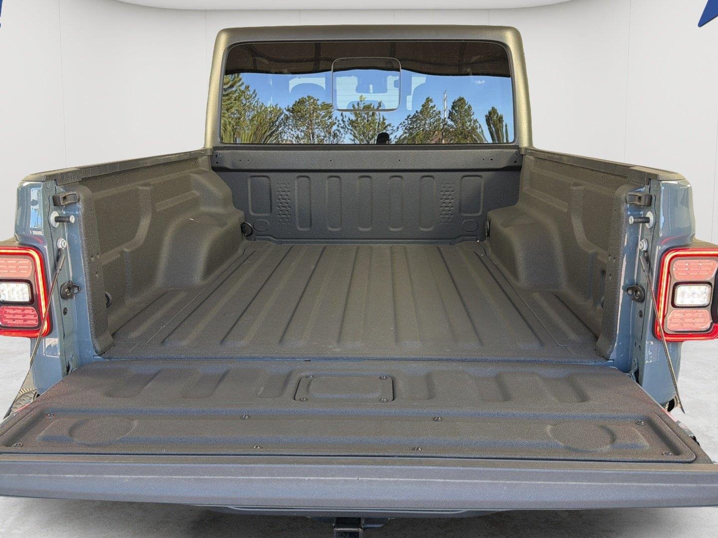Used 2024 Anvil Clear Coat Jeep Mojave image 31