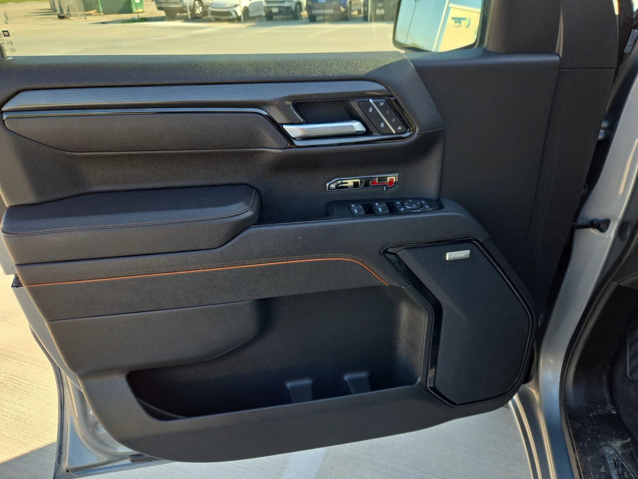 Used 2025 Sterling Metallic GMC AT4 image 12