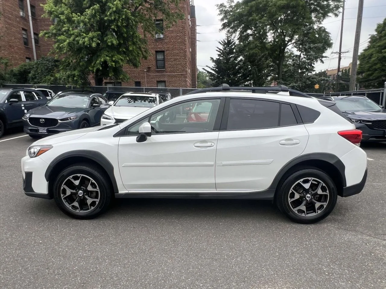 Used 2018 Crystal White Pearl Subaru 2.0i Premium image 3