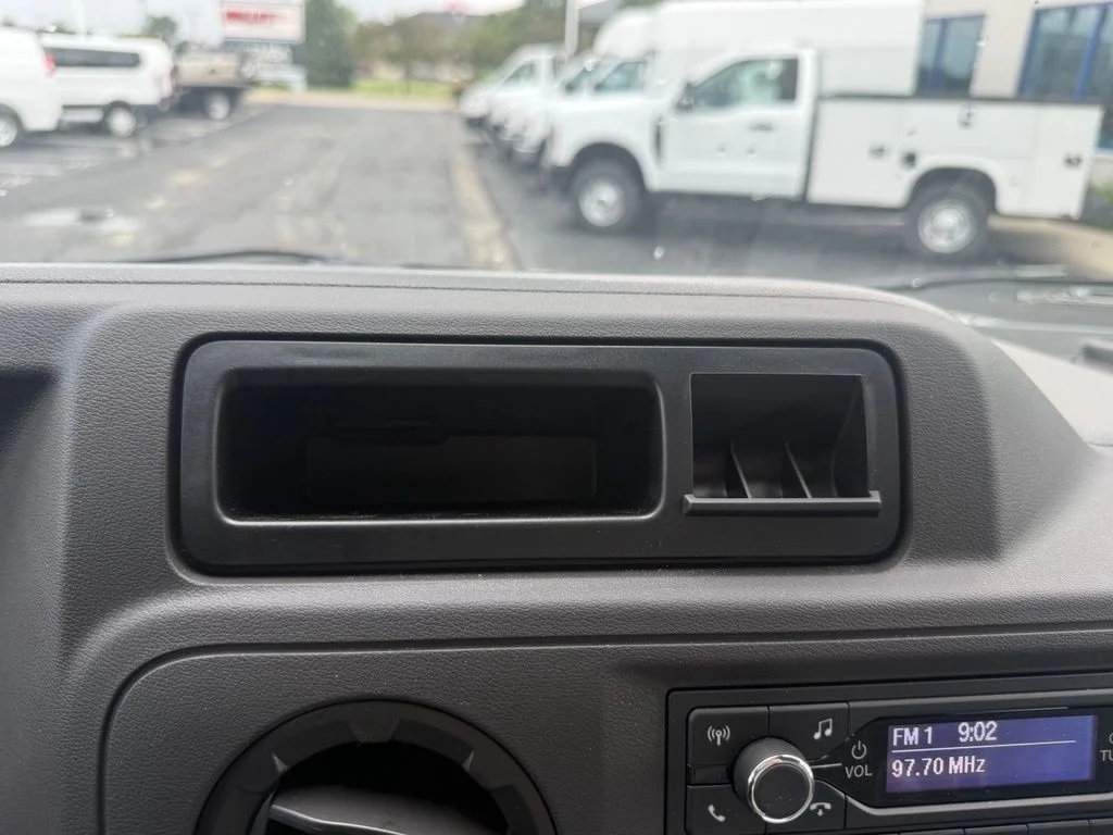 New 2027 Oxford White Ford E-450 DRW image 22