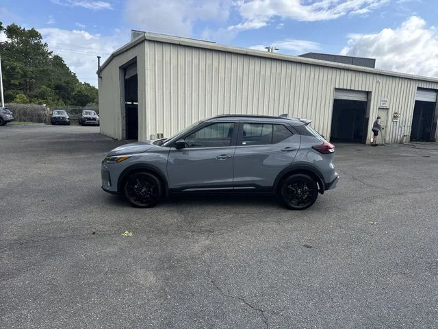 Used 2024 Gray Nissan SR image 8
