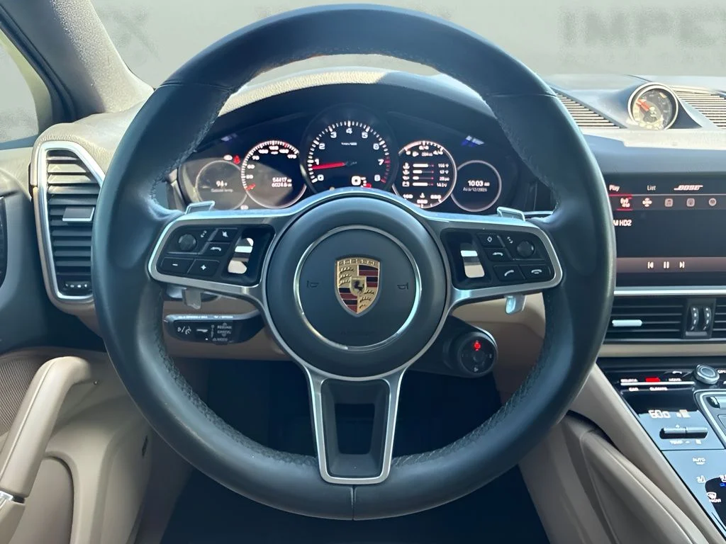 Used 2022  Porsche Base image 16
