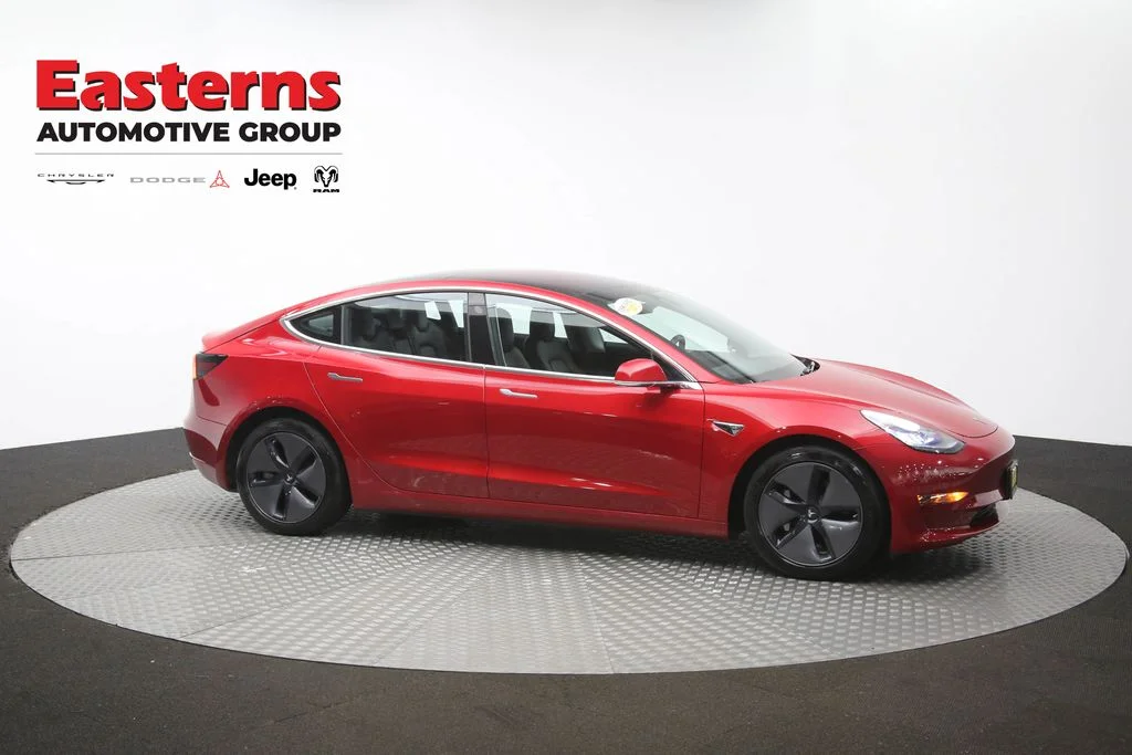 Used 2018 Red Tesla Long Range image 41