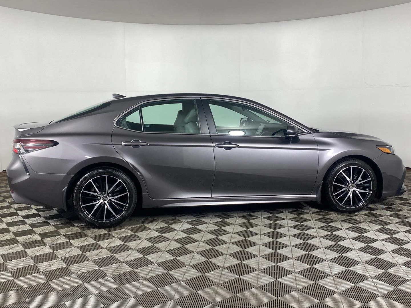 Used 2023 Predawn Gray Mica Toyota SE image 4