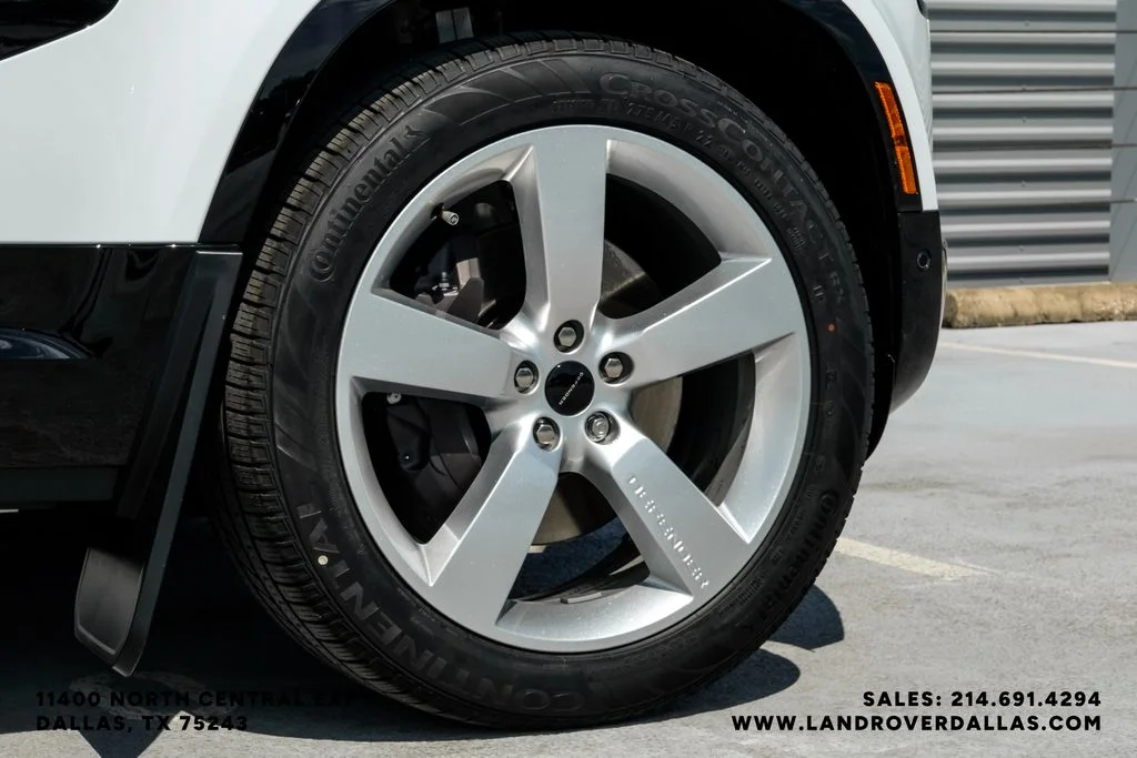 New 2026 Fuji White Land Rover X-Dynamic SE image 61