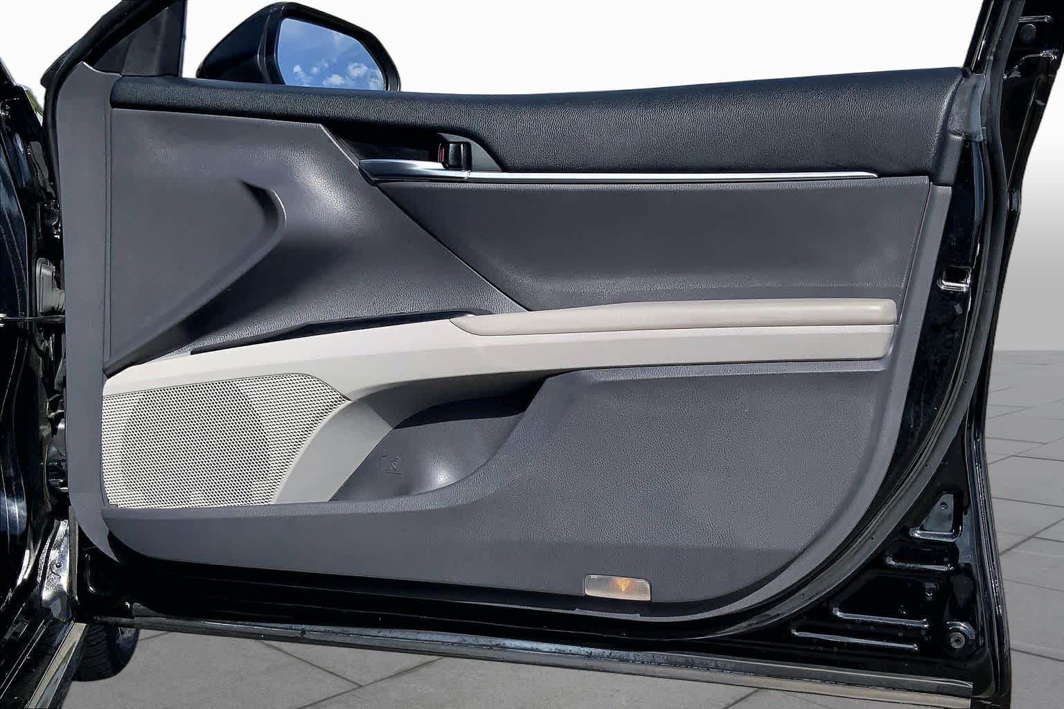 Used 2019 Midnight Black Metallic Toyota SE image 22