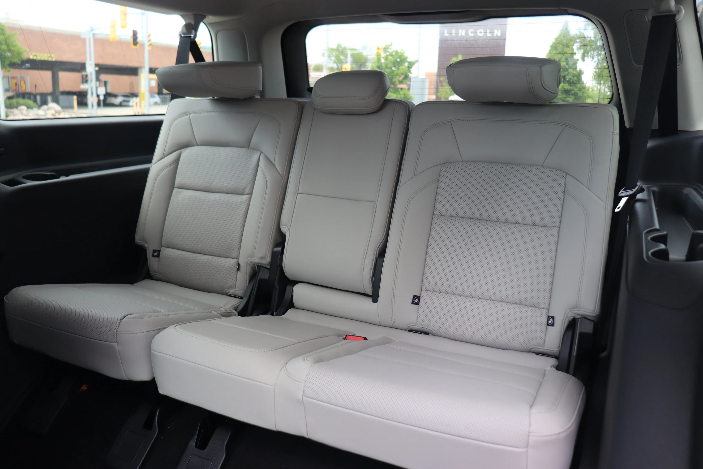 New 2026 GRAY MIST METALLIC TRI-COAT Lincoln Reserve image 14