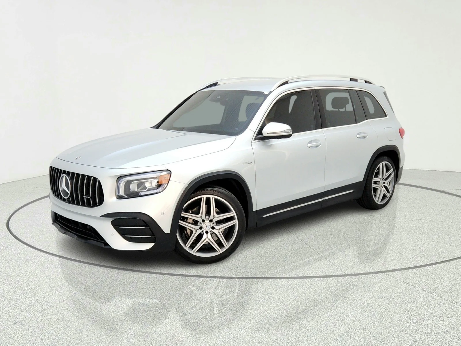 2022 Mercedes-Benz GLB GLB 35 AMG 4MATIC's photo