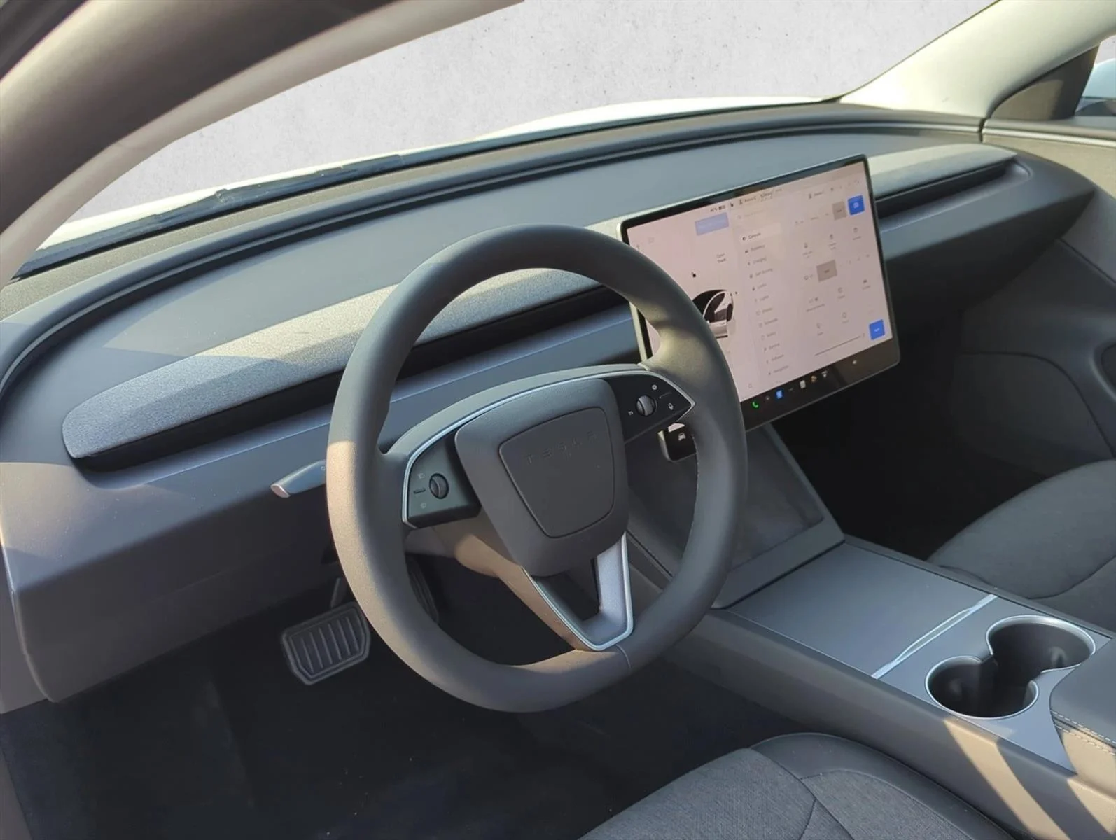 Used 2025 White Tesla Standard image 9