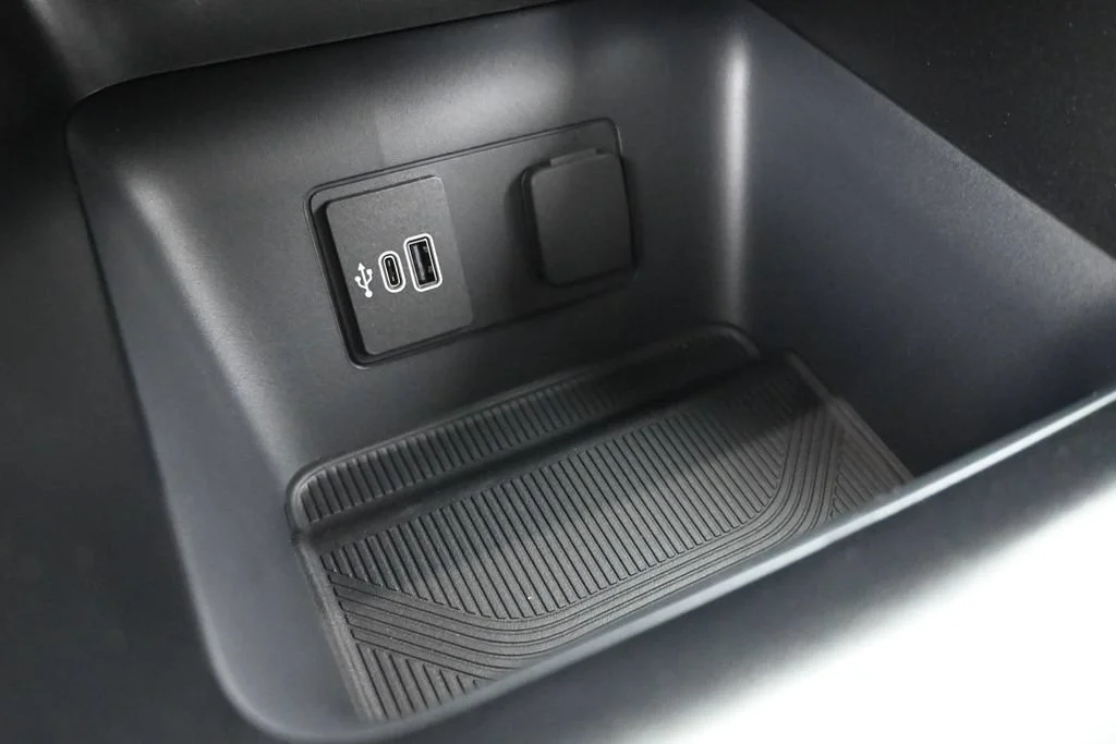 New 2027 Avalanche Gray Ford Active image 17