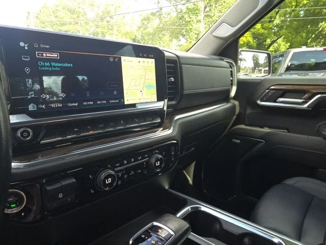 Used 2023 Red Chevrolet RST image 29