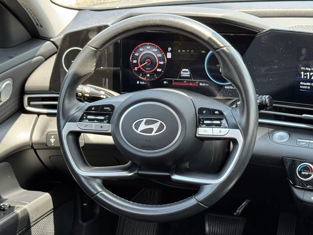 Used 2025 Gray Hyundai SEL Convenience image 23