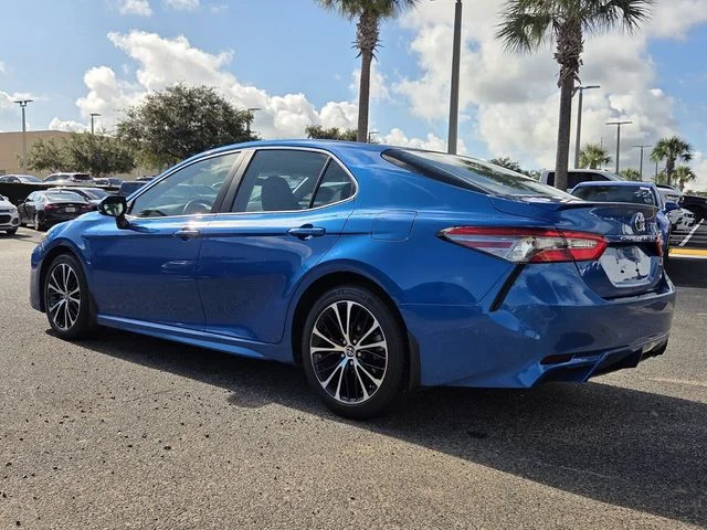 Used 2018 Blue Toyota SE image 5