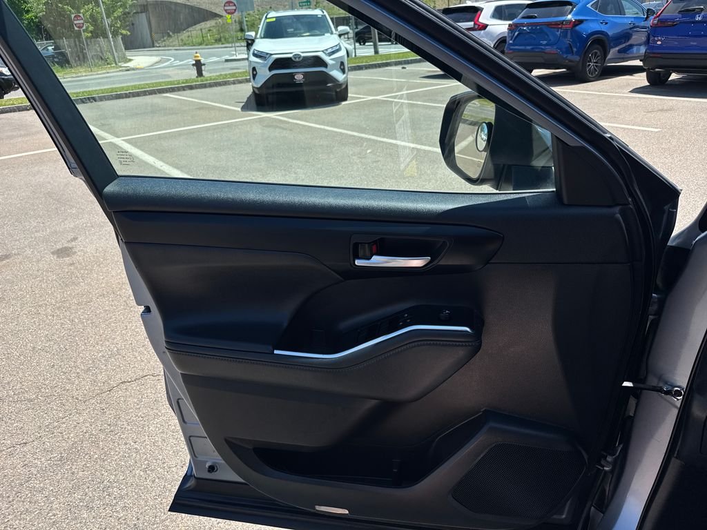 Used 2022 Gray Toyota XLE image 37