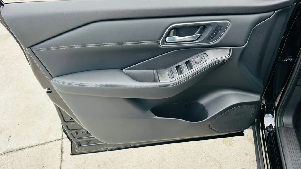 2026 Nissan Rogue Platinum - Photo 17