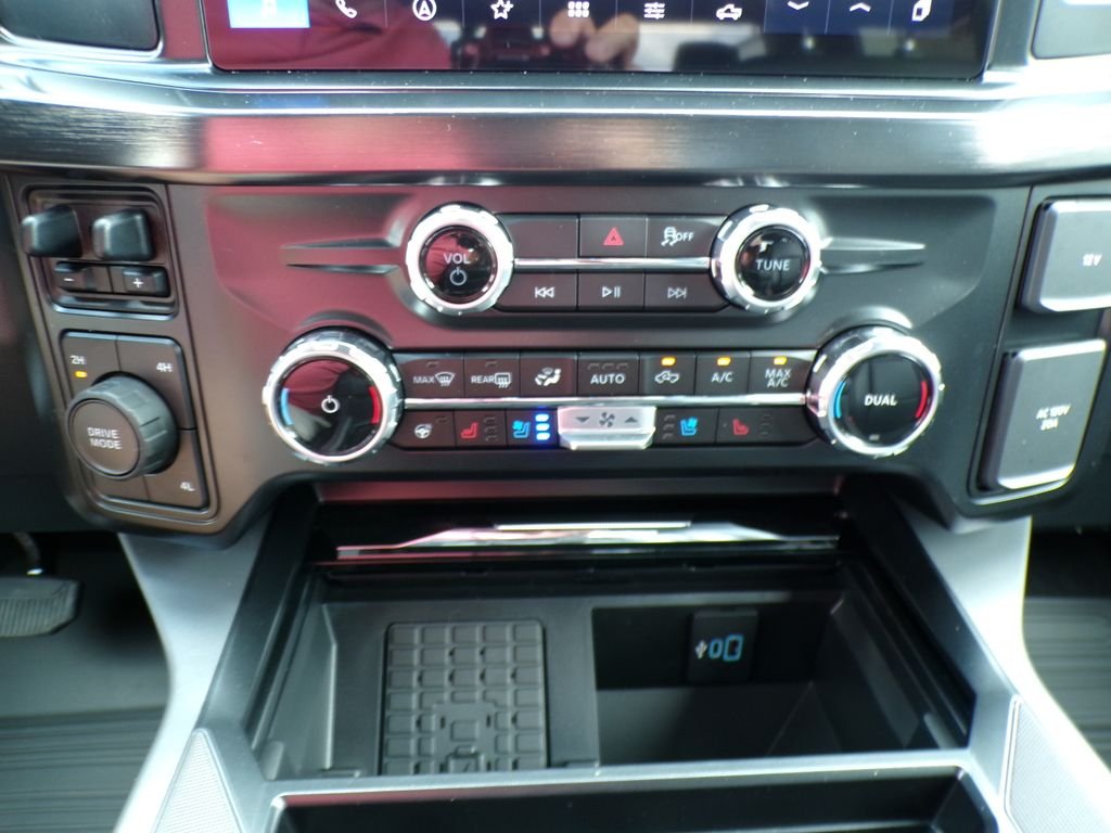 New 2026 Carbonized Gray Metallic Ford F-450® LARIAT® image 17