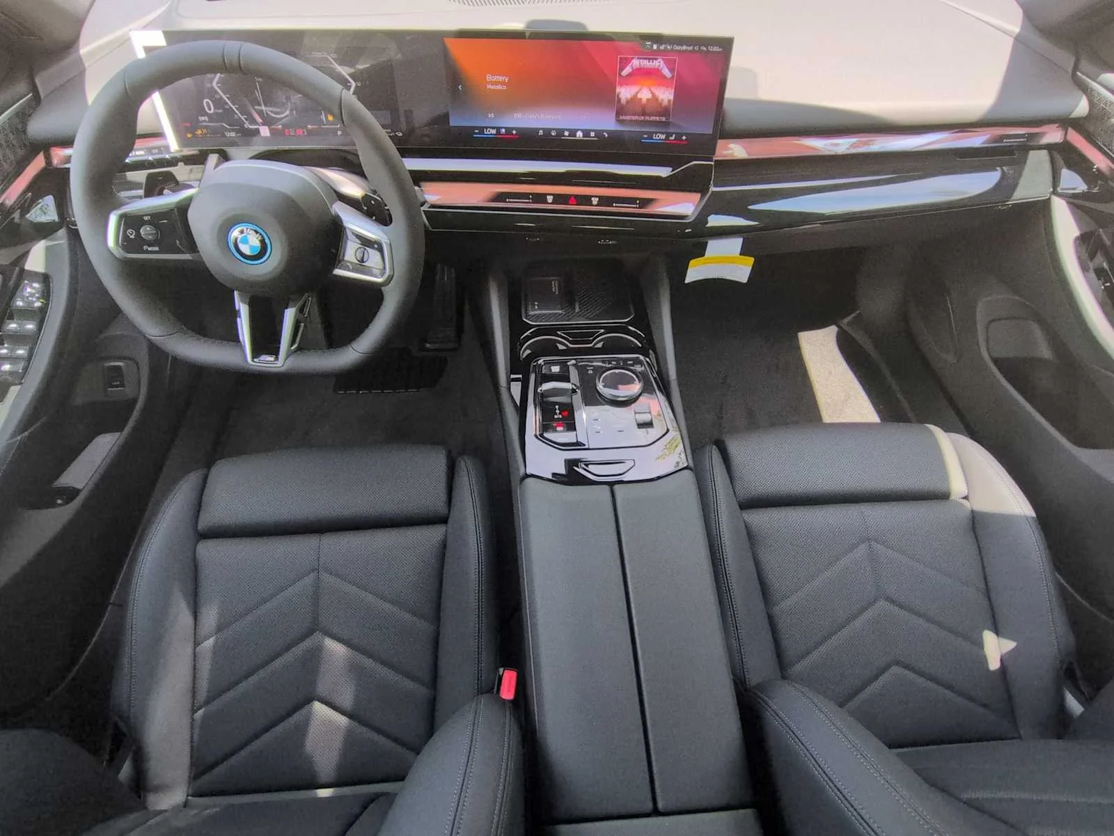 New 2027 Dark Graphite Metallic BMW 550e xDrive image 15