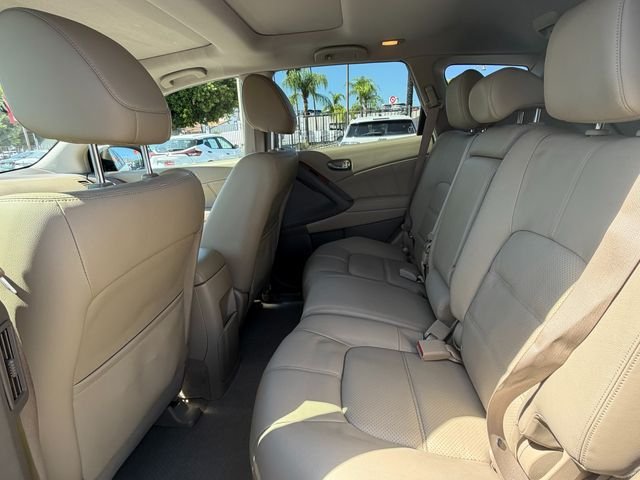 Used 2012 White Nissan LE image 34