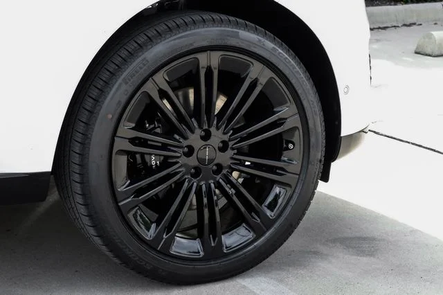 New 2026 Fuji White Land Rover SE image 69