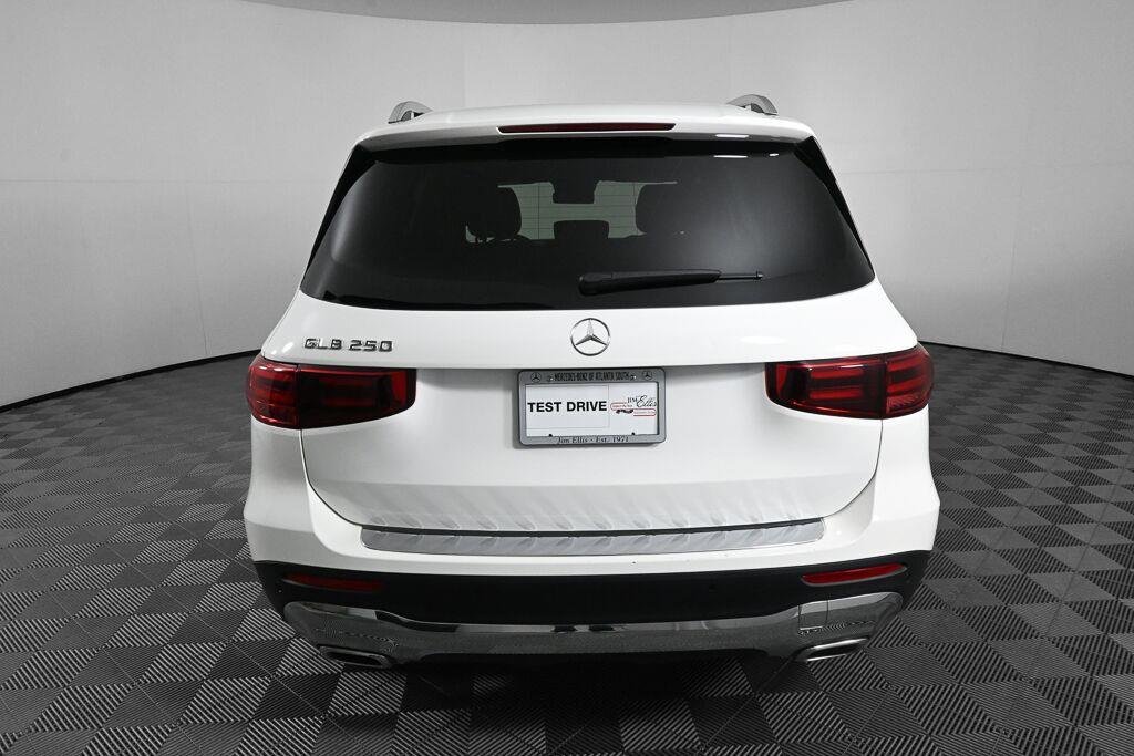 Used 2024 Polar White Mercedes-Benz GLB 250 image 28