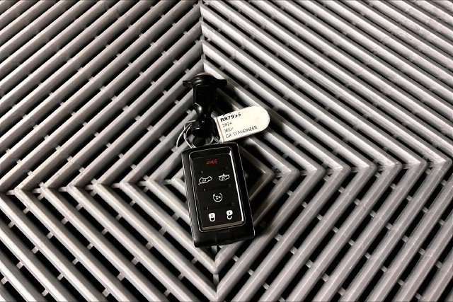 Used 2024 Diamond Black Crystal Pearlcoat Jeep Series II image 10