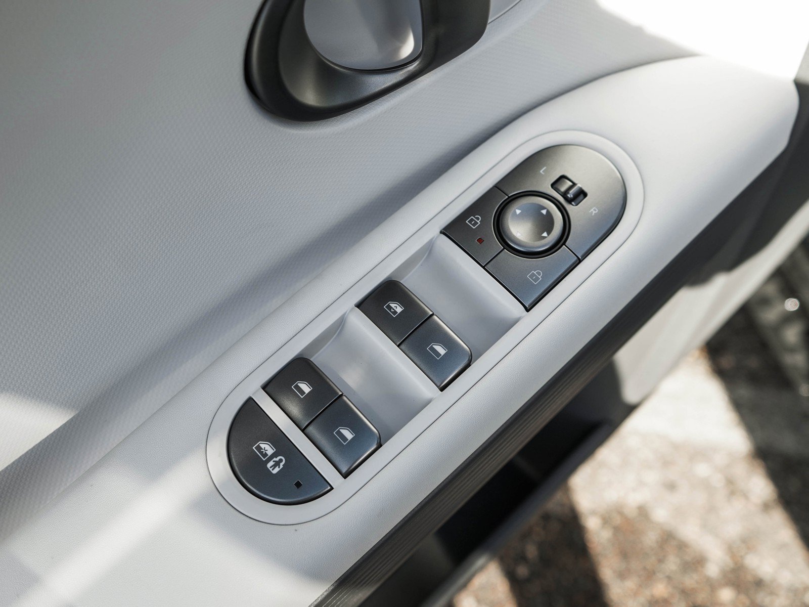 New 2027 Digital Teal Hyundai SE AWD image 15