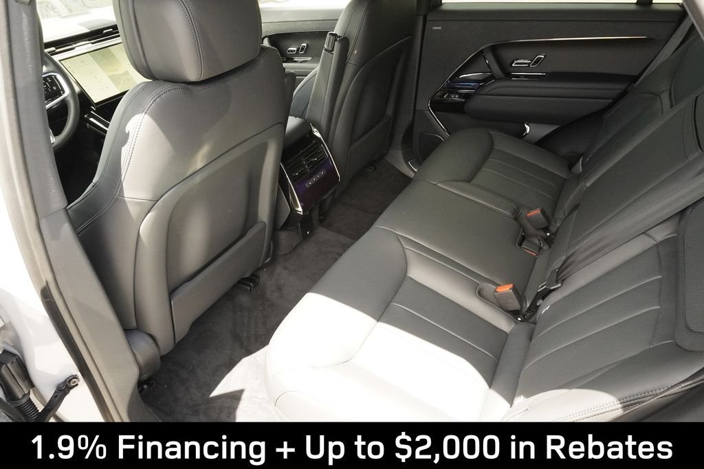 New 2026 Borasco Grey LAND ROVER SE image 29