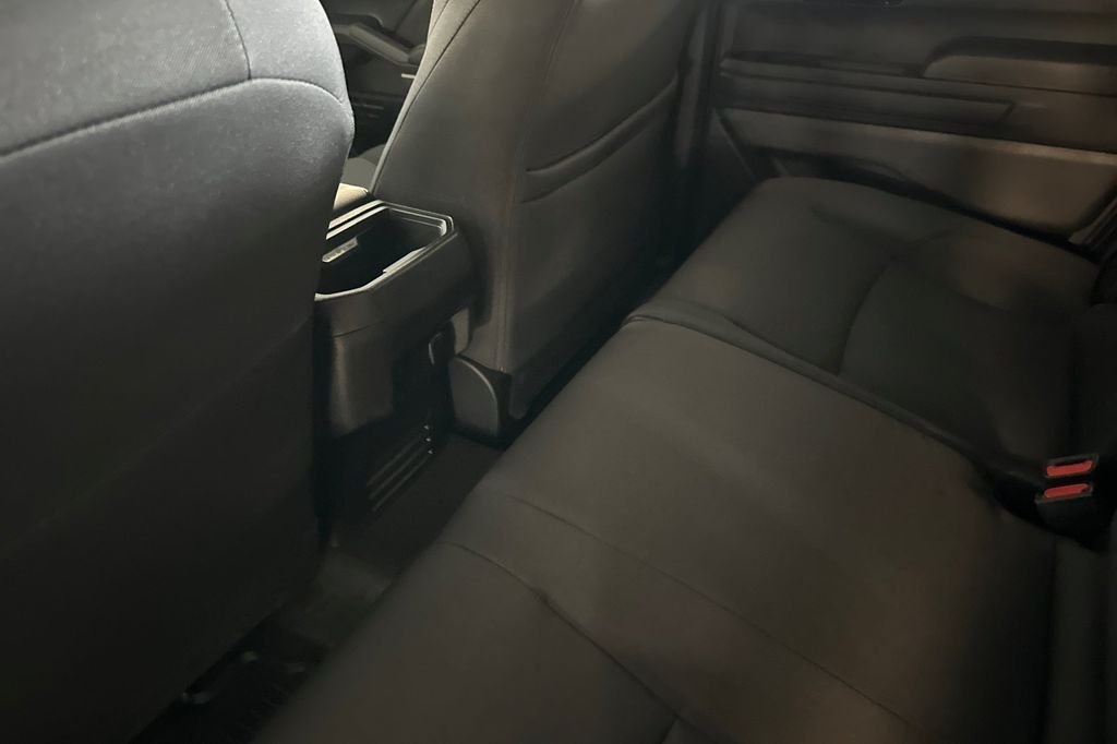 2025 Toyota Tacoma SR5 - Photo 9