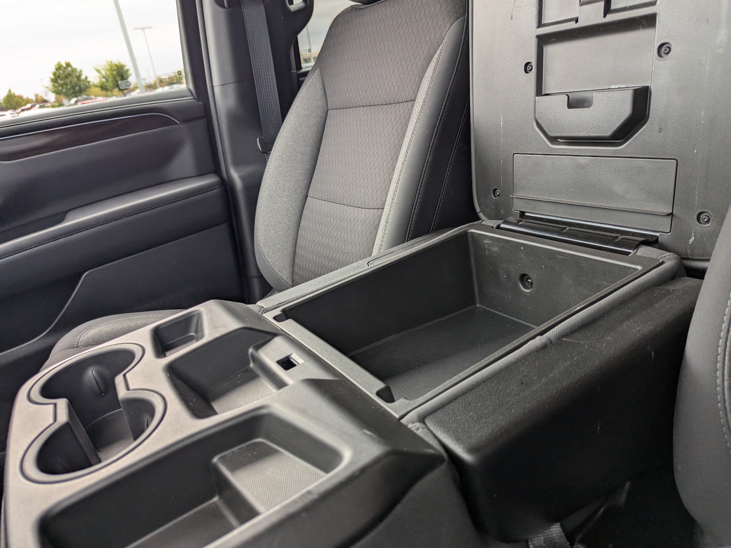 2023 GMC Yukon SLE - Photo 27