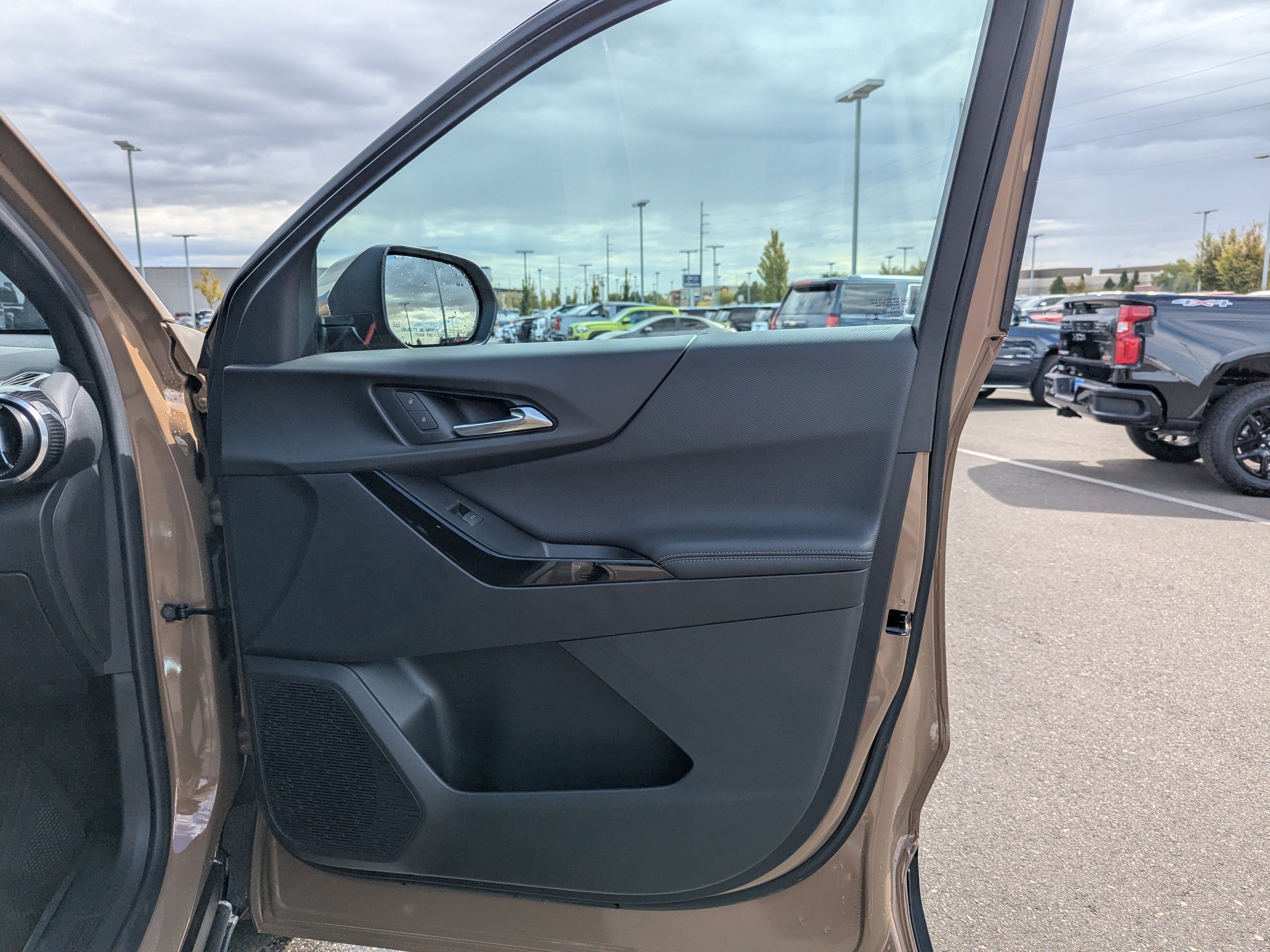 2027 Chevrolet Equinox LT - Photo 41
