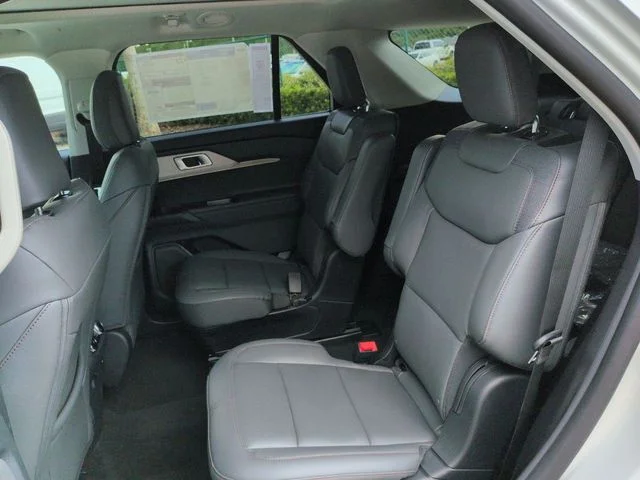 New 2026 Star White Metallic Tri-Coat Ford Active image 14