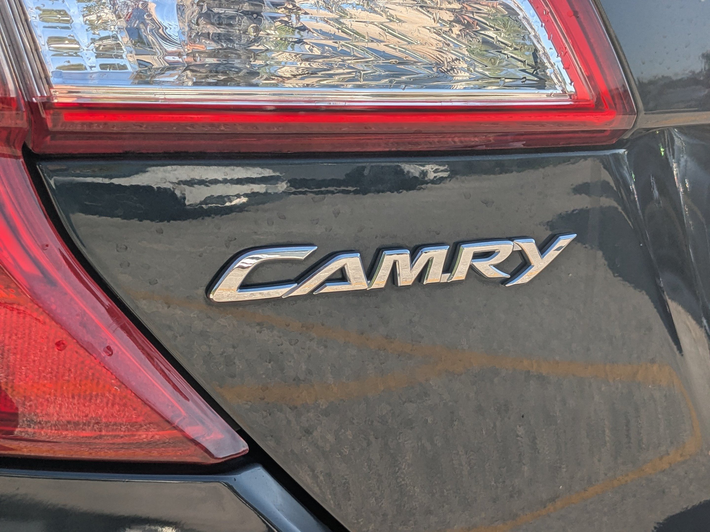 2014 Toyota Camry SE - Photo 13